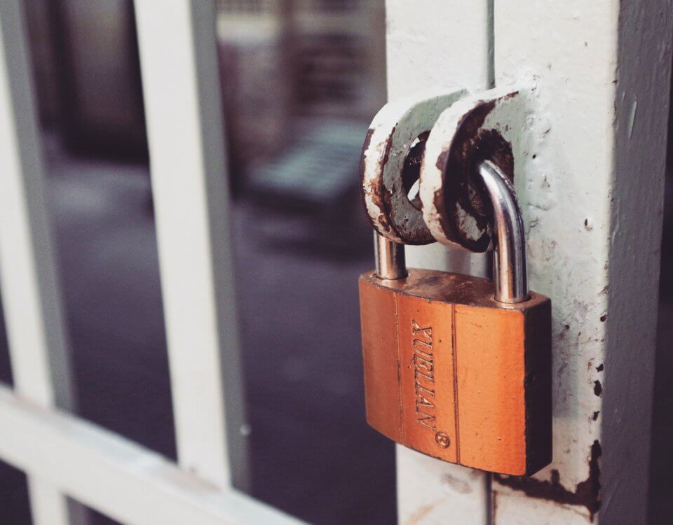 simple authentication with guards in laravel